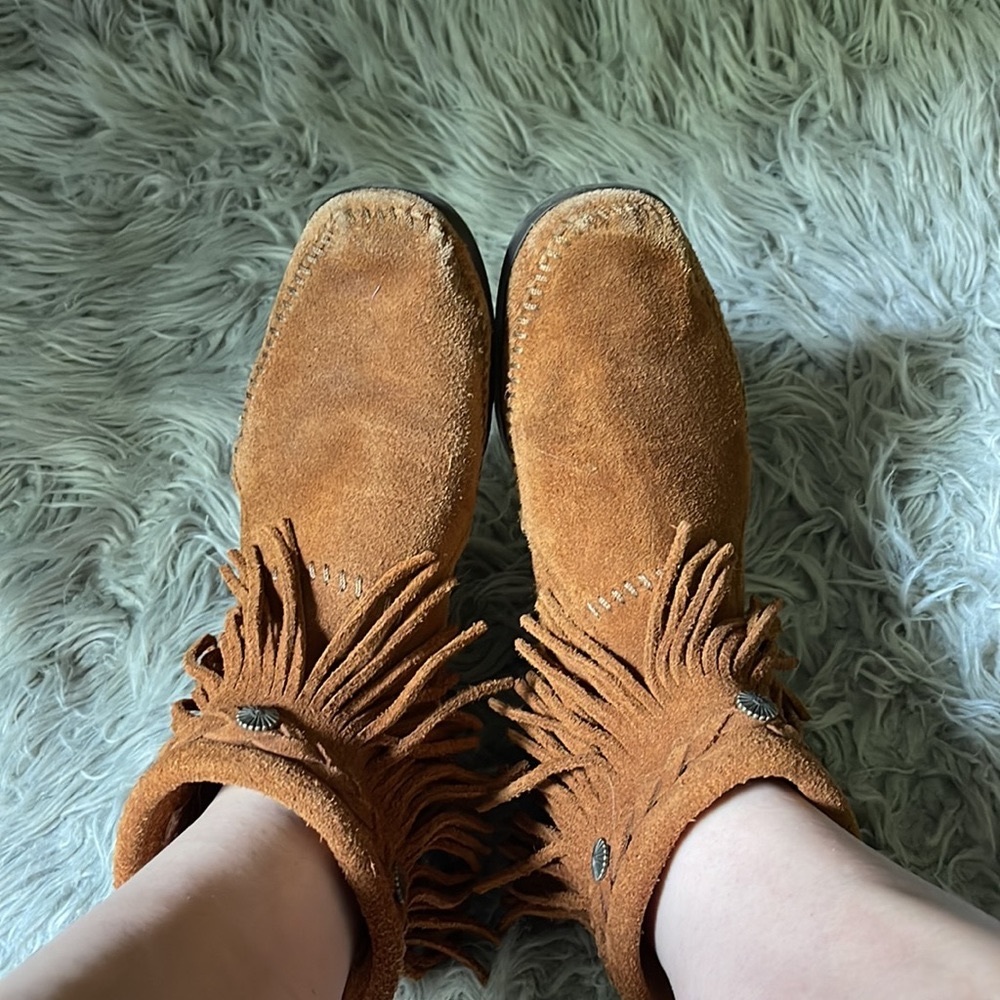 Minnetonka Moccasins size 7.5